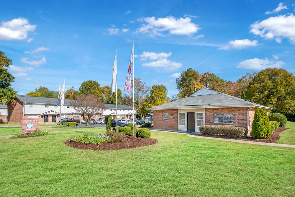 Crowders View Townhomes Apartments 1926 Hartford Drive, Gastonia, NC