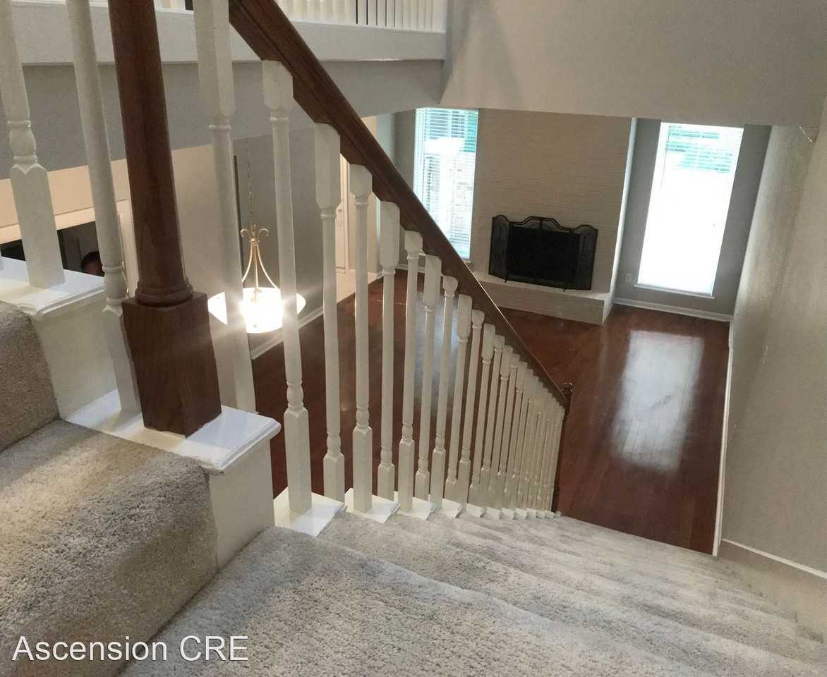 San Felipe Square Townhomes Apartments 1439 Bering Dr, Houston, TX