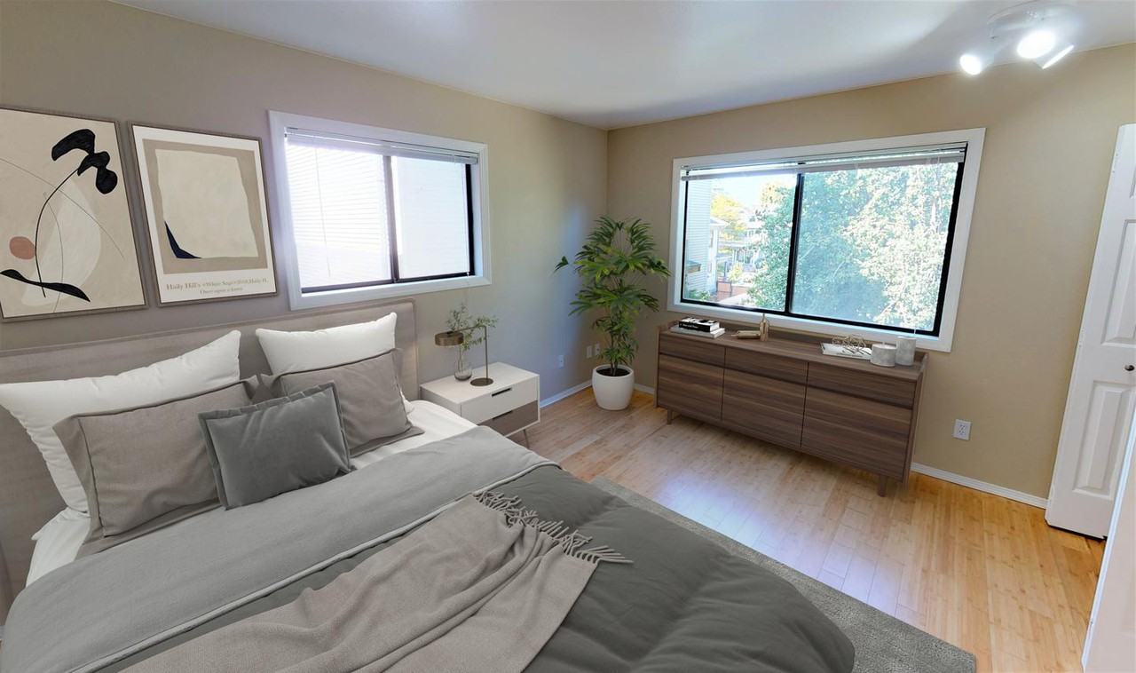 Sunny Northwest District home by the Portland Streetcar Apartments in