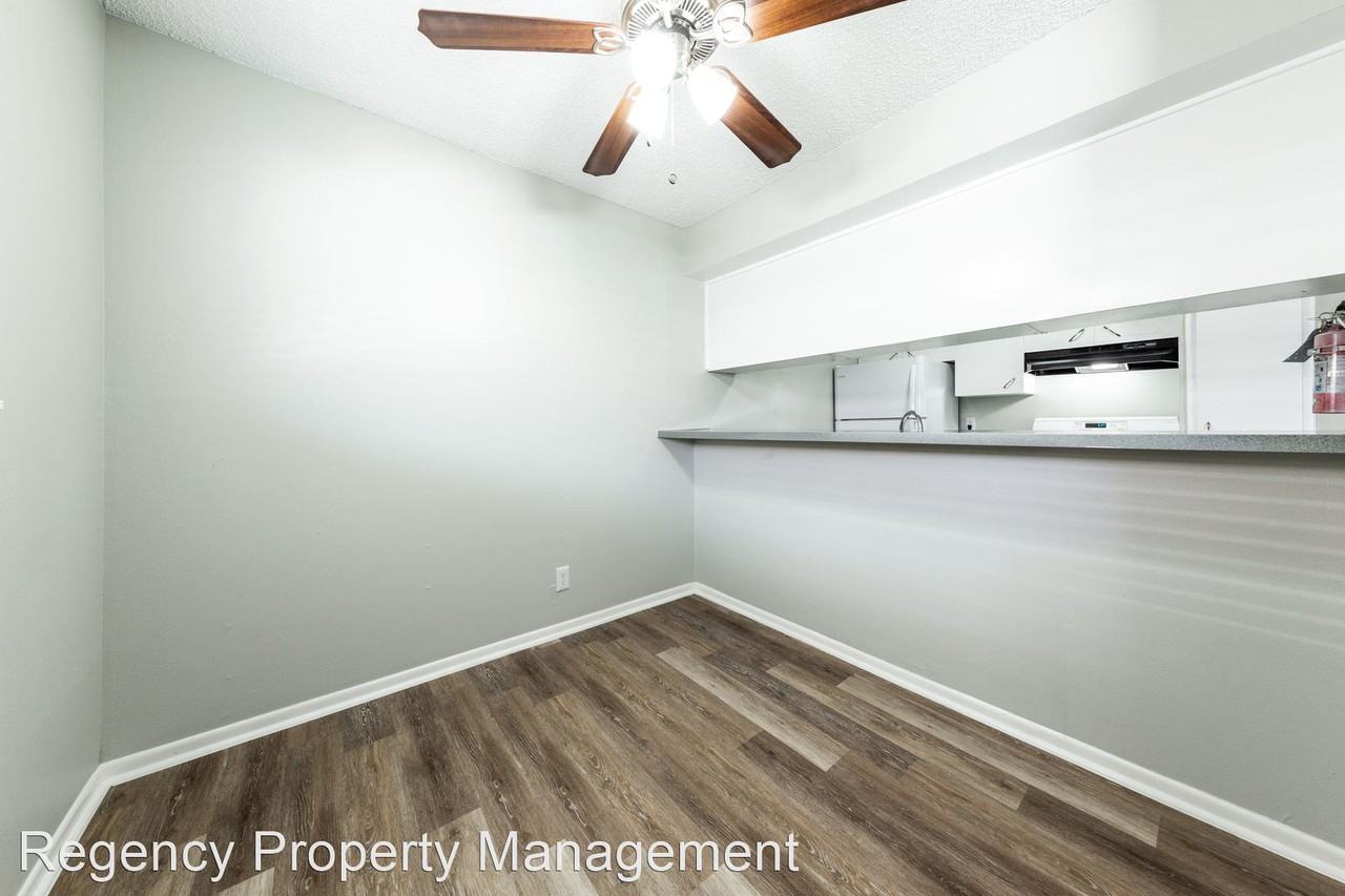 The Flats at Oak Hills / Villas at Oak Hills Apartments 7314 Oak