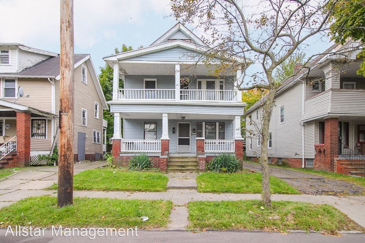 11808 Parkhill Ave Apartments in Buckeye Shaker, Cleveland, OH 44120