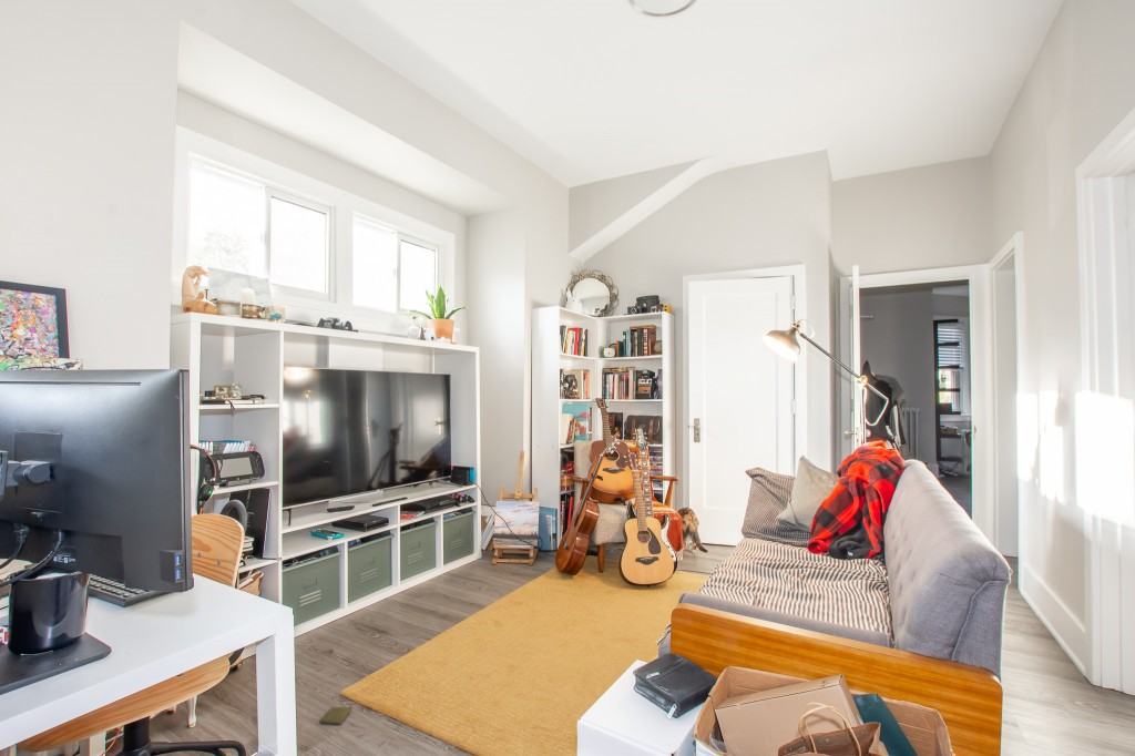 12 Welland Avenue 1 Apartments 605 Welland Ave, St. Catharines, ON