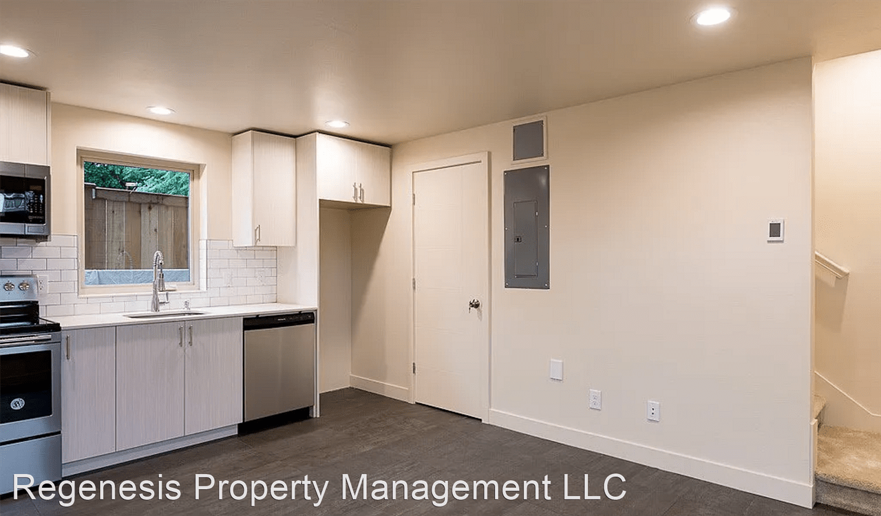 33233325 Martin Luther King Jr Way S 3323 Martin Luther King Jr Way