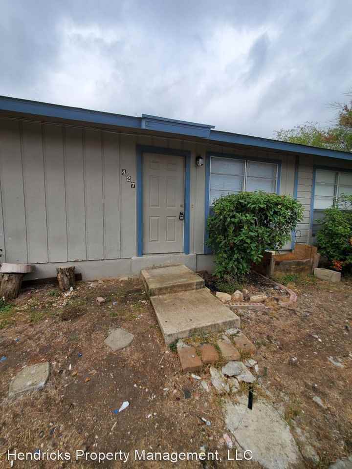 427429 Zachary Apartments 427 Zachry Dr 429, San Antonio, TX 78228
