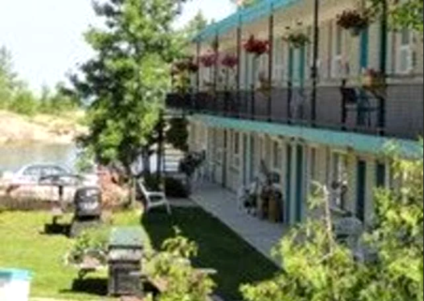 280 River Road East Apartments 280 River Rd E, Wasaga Beach, ON L9Z