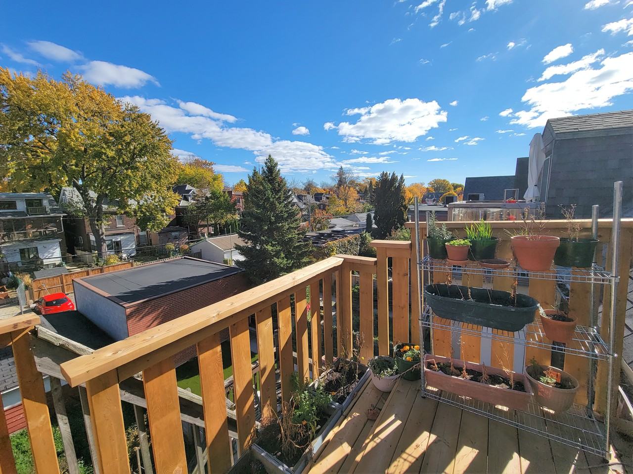 583 Dovercourt Triplex Apartments 583 Dovercourt Rd, Toronto, ON M6H