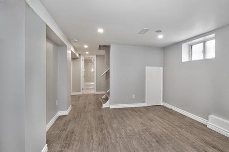 1000 Fennell Ave E Apartments in Hampton Heights, Hamilton, ON L8T 1P9