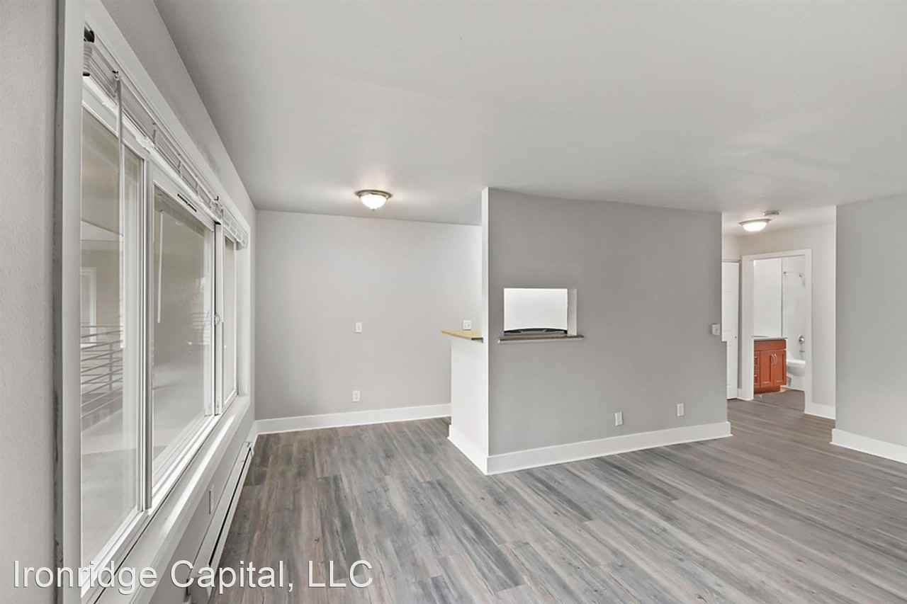 Beautiful Renovated Units in West Seattle Apartments 9231 35th Ave Sw