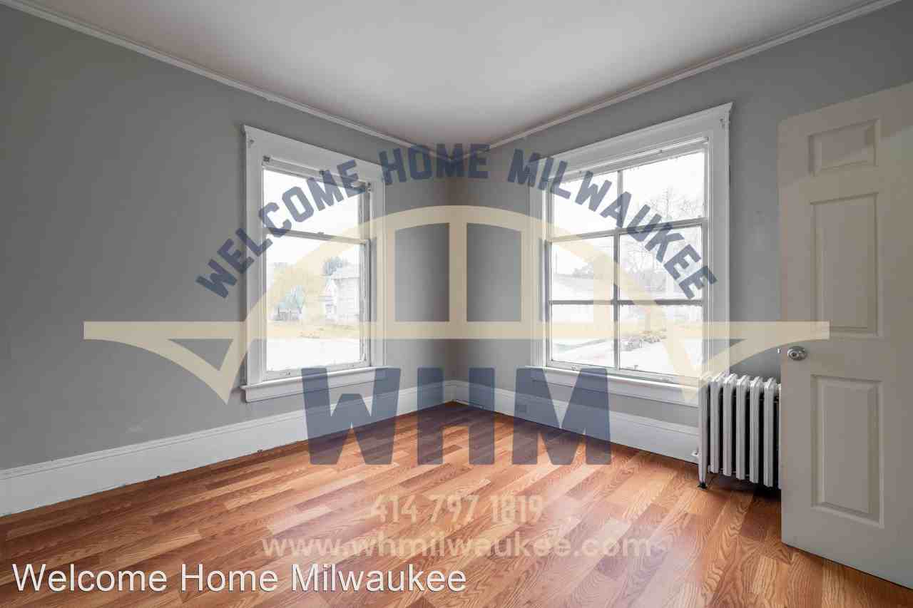 28002802 N Holton Street Apartments 2800 N Holton St 2802