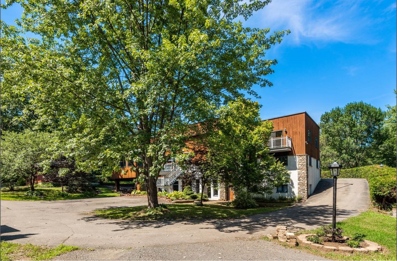 2051 Boulevard du RoiCharles Apartments 2051 Boul Du RoiCharles