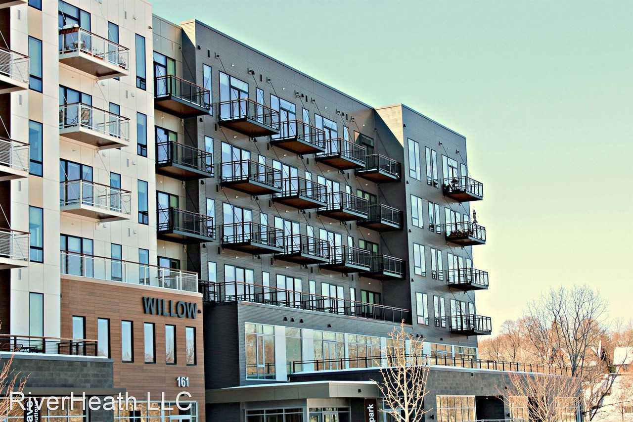 RiverHeath Willow Apartments 161 S Riverheath Way, Appleton, WI 54915