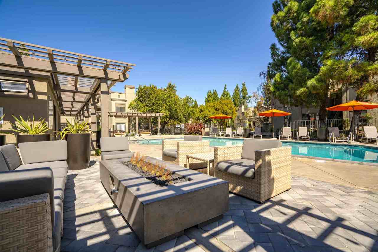 Park Lake at Walnut Creek Apartments 100 Park Lake Cir, Walnut Creek