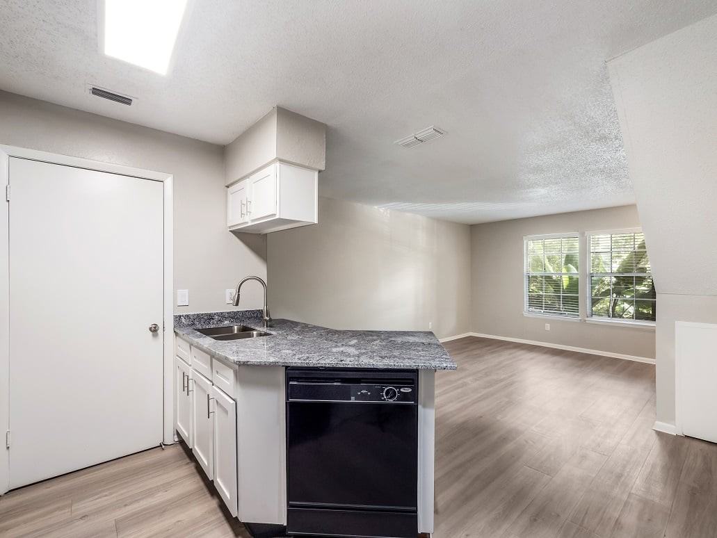 The Glades Apartments 651 Glades Cir, Altamonte Springs, FL 32714