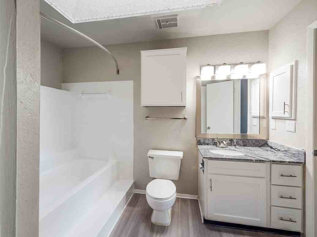 The Glades Apartments 651 Glades Cir, Altamonte Springs, FL 32714