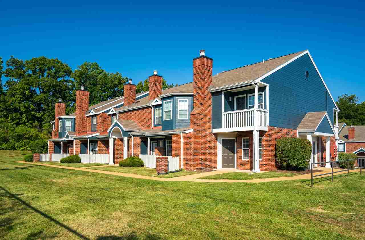 Willowbend Apartments 14343 Willow Bend Park, Town And Country, MO