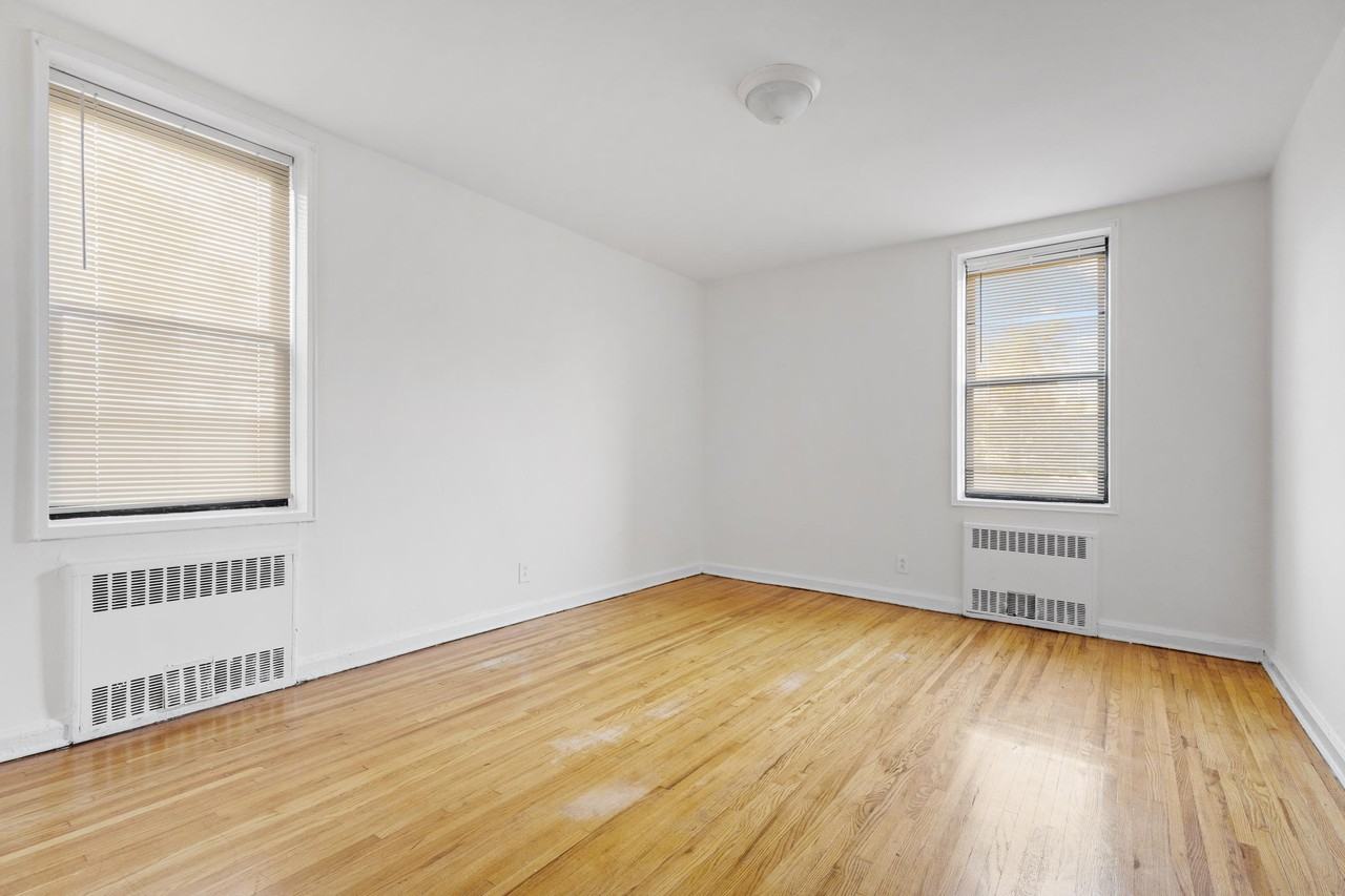 Merrick Road Apartments in Rockville Centre, Rockville Centre, NY 11570