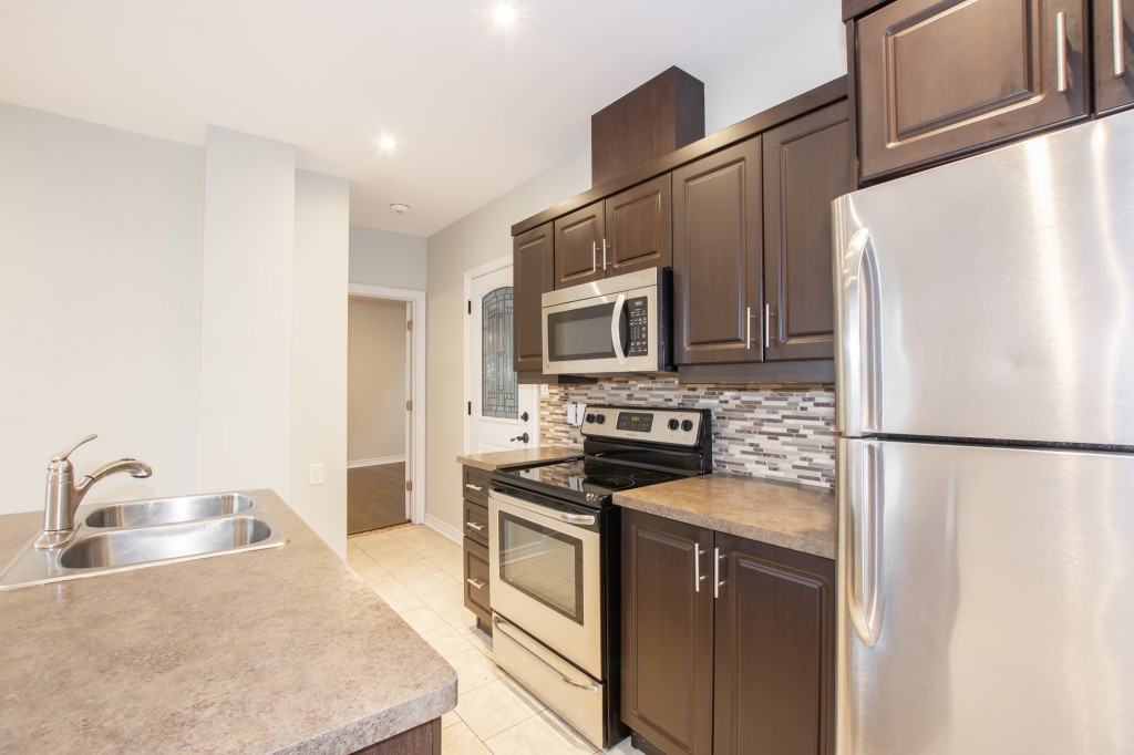 67 Street Apartments 67 St, St. Catharines, ON L2R 5N8