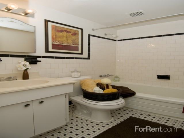 Marlow Plaza Apartments 2900 St Clair Dr, Marlow Heights, MD 20748