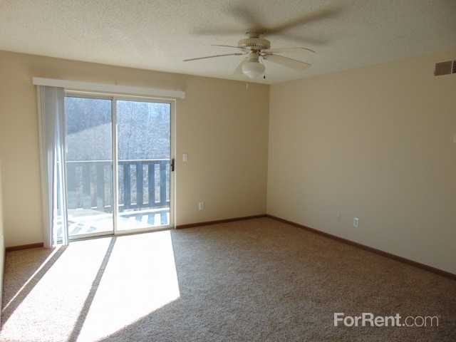 Northpointe Apartments 900 NW 79th Terrace, Kansas City, MO 64118