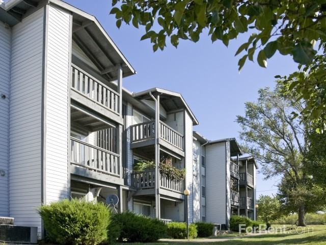 Northpointe Apartments 900 NW 79th Terrace, Kansas City, MO 64118