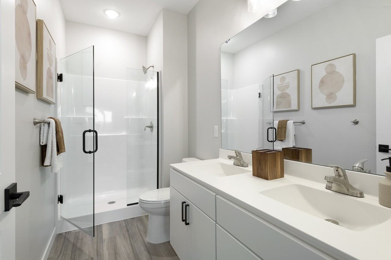 Risor of Apple Valley Apartments 7300 15380 Garrett Avenue Apple Valley, MN 55124, Apple