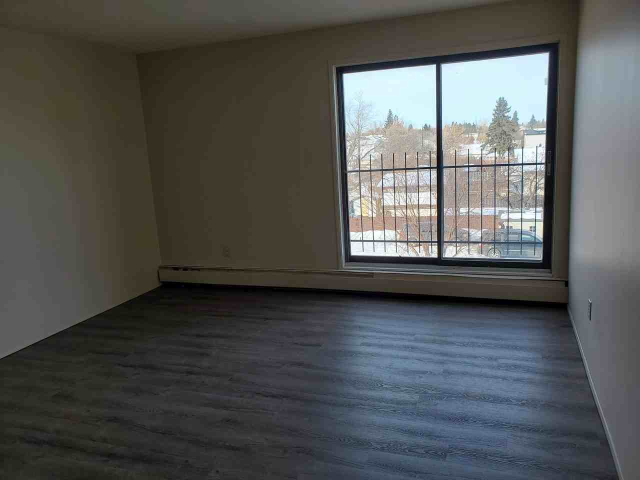 Britannia Crossing Apartments 15809 102 Ave Nw, Edmonton, AB T5P 4P7