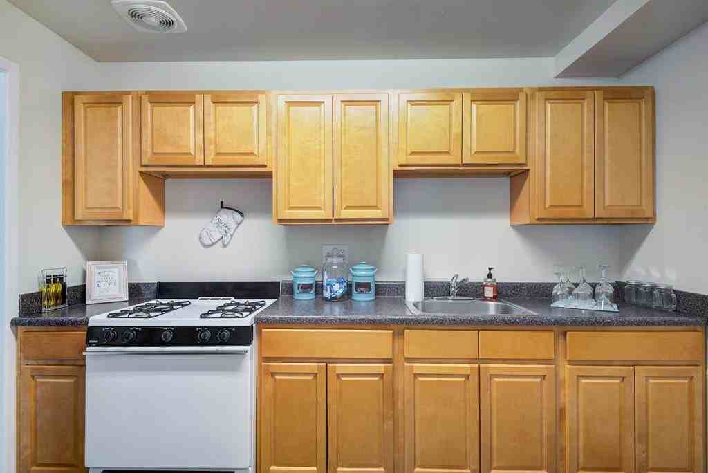 The Village of Chartleytowne Apartments and Townhomes 401 Chartley Park Rd, Reisterstown, MD