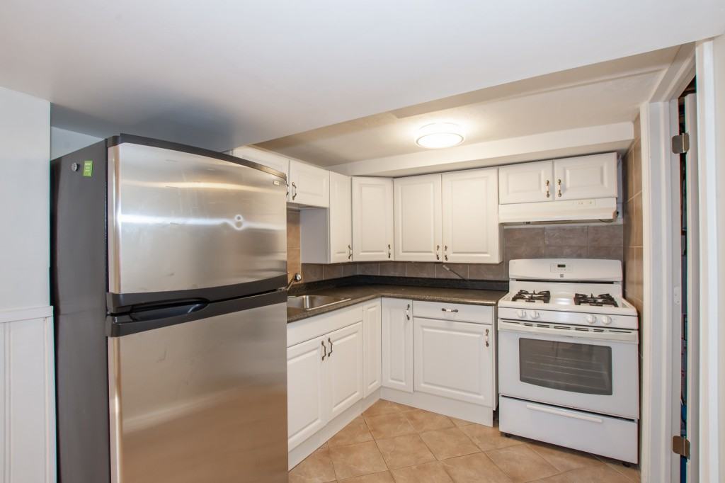 110 Weir Street South Apartments 110 Weir St S, Hamilton, ON L8K 3A7