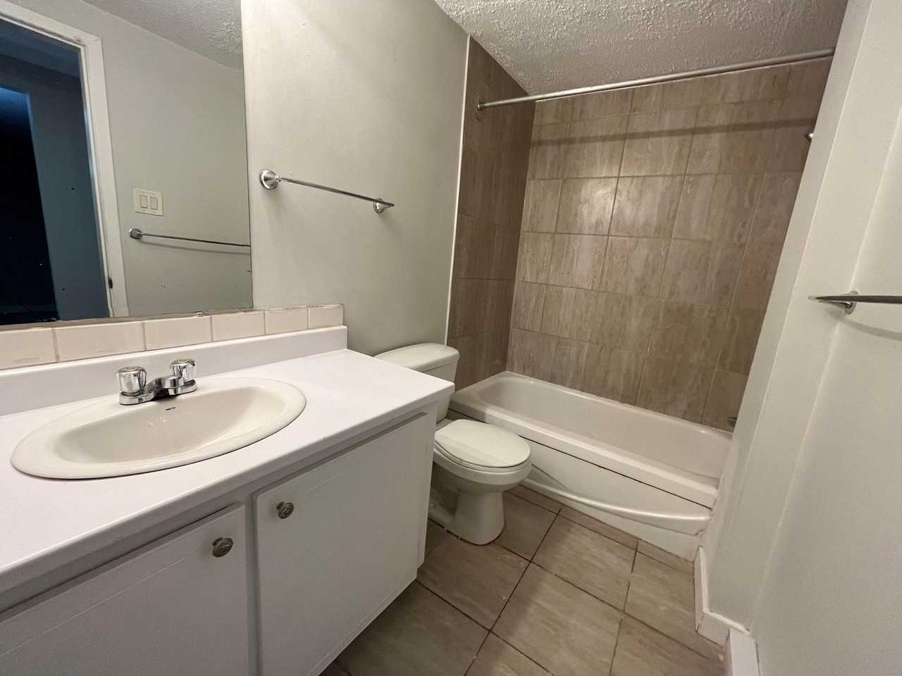 Champlain Apartments in Hull/Quartier de I'OreeduParc, Gatineau, QC