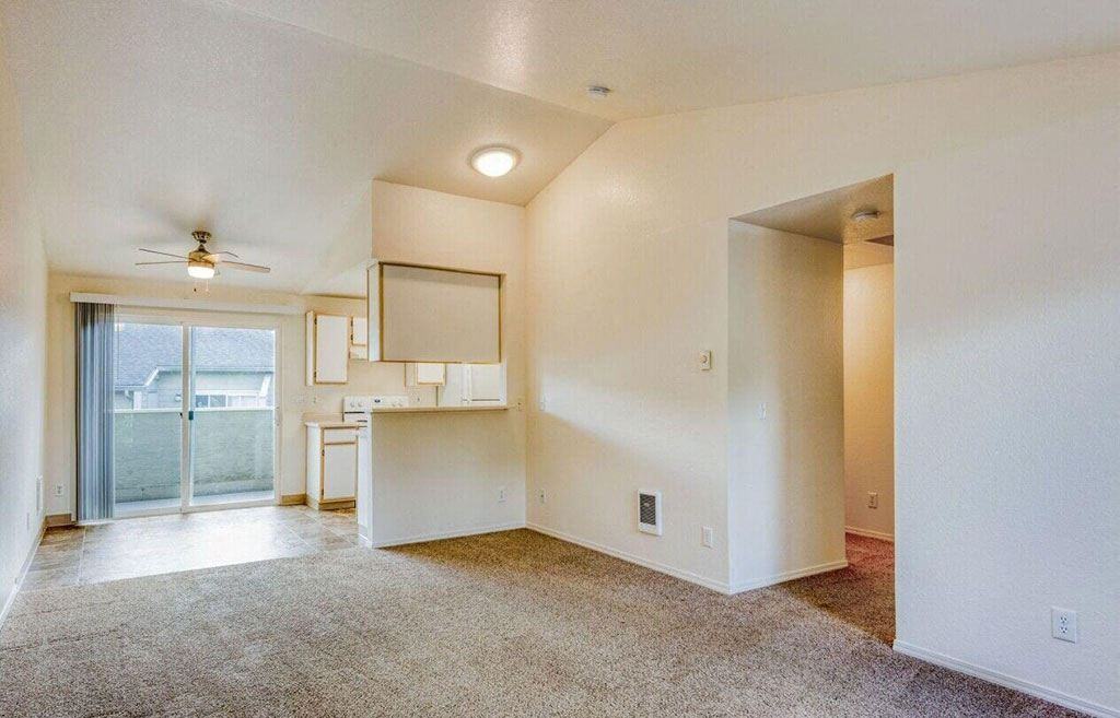 Willamette Falls Court Apartments 2220 Gilman Dr, Oregon City, OR