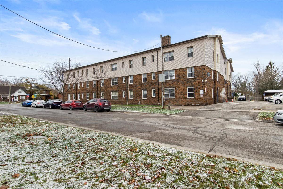 496 Simcoe Street North Apartments 496 Simcoe St N, Oshawa, ON L1G