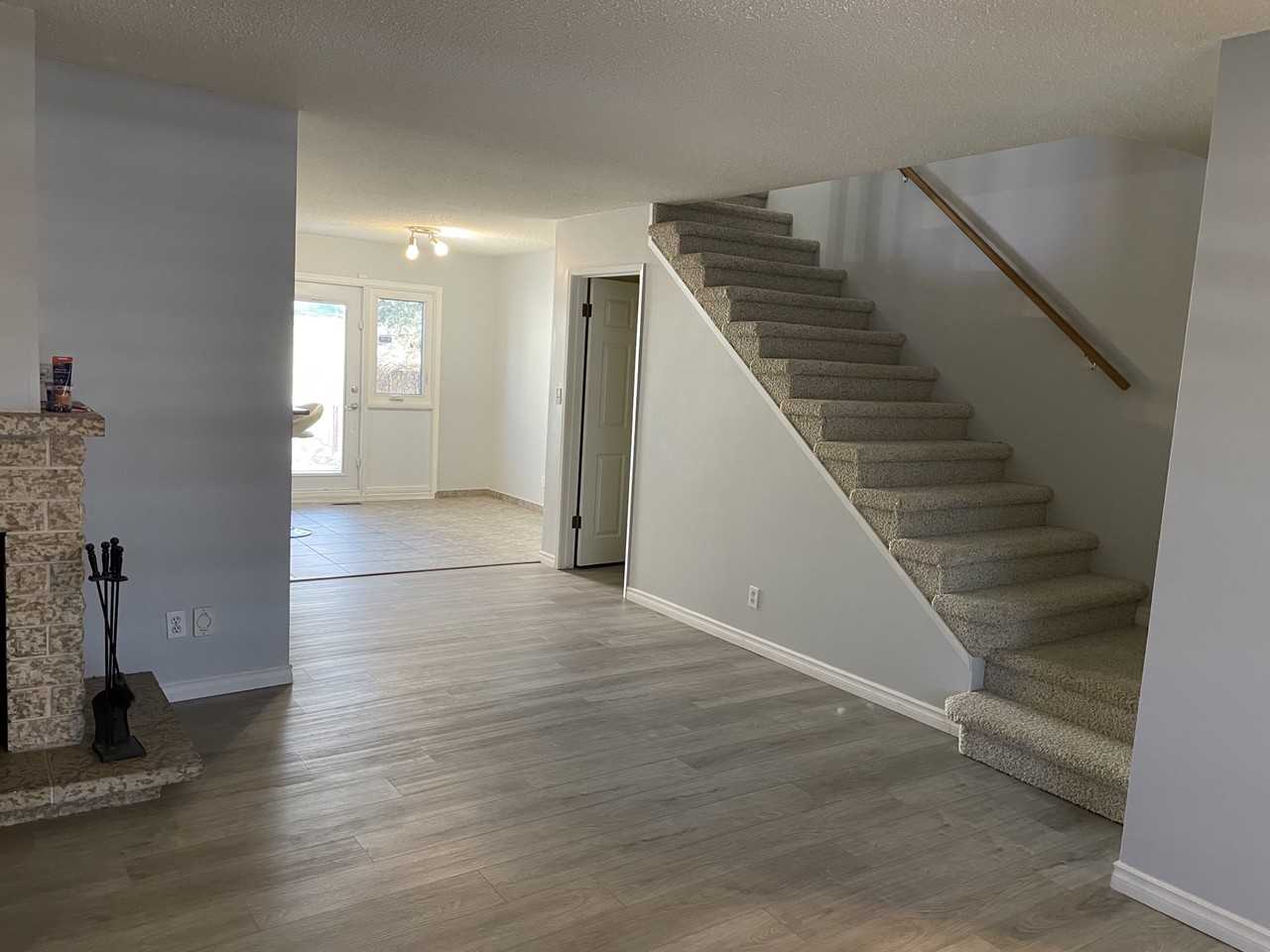 1324 Chancellor Dr Apartments in Waverley Heights, Winnipeg, MB R3T 4J3