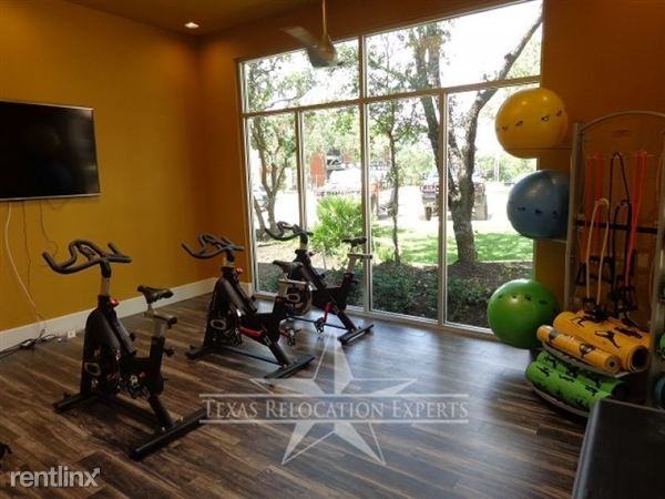 Fredericksburg and Huebner 1484 Apartments Fredericksburg Rd, San