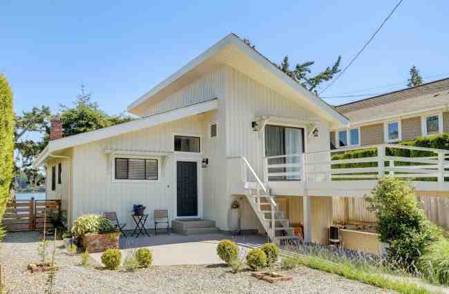 10437 Allbay Road Apartments 10437 Allbay Rd, Sidney, BC V8L 2N8 Zumper