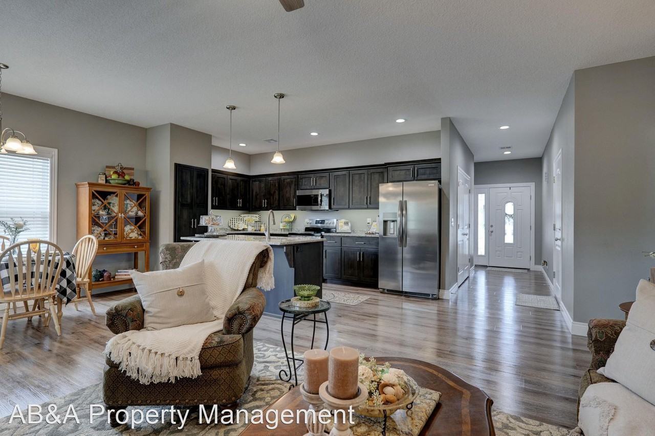 605611 Pineview St. Apartments 605 Pineview Ln 611, Neosho, MO