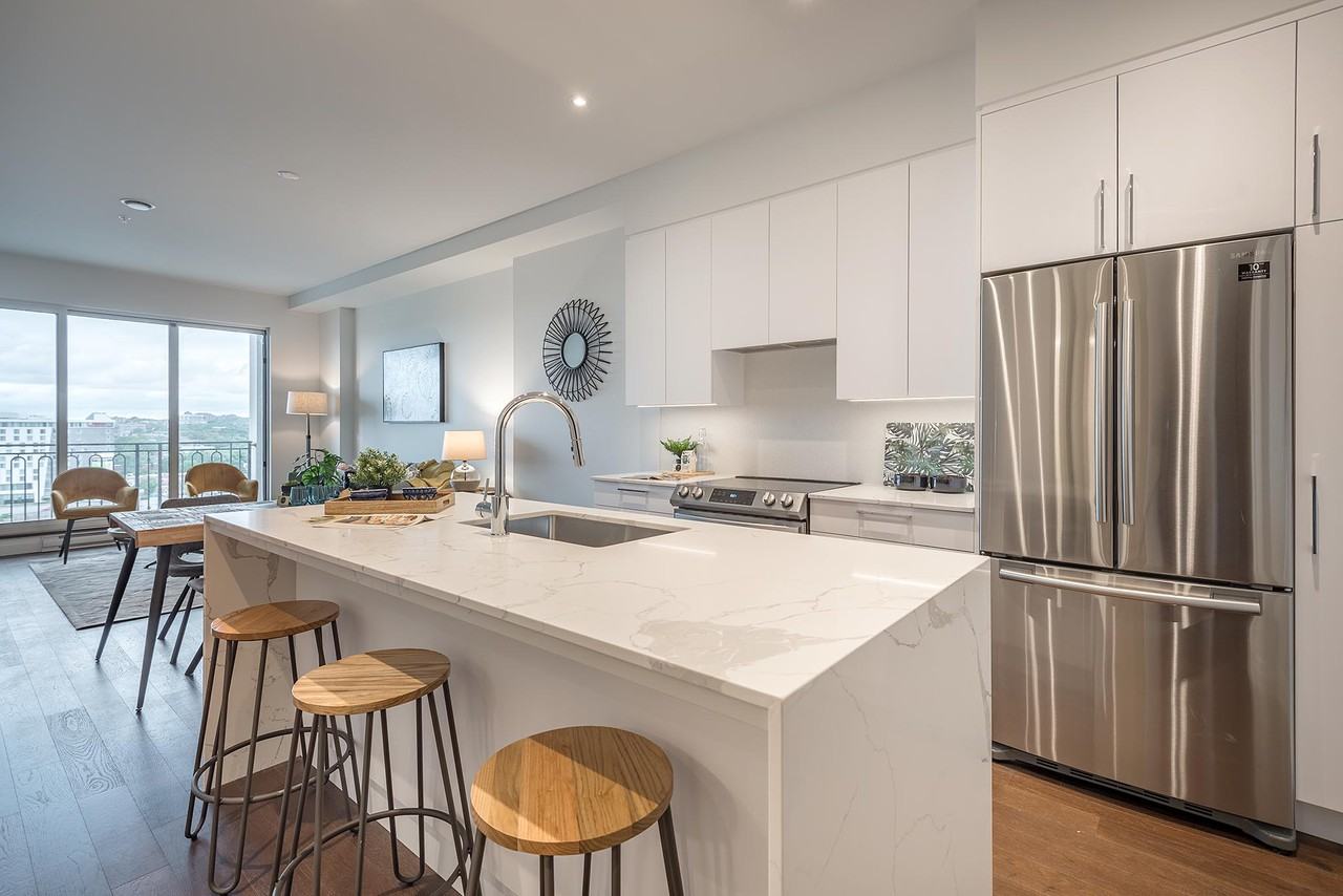 6801 Abraham de Sola St Apartments 6803 Rue AbrahamDe Sola, Côte