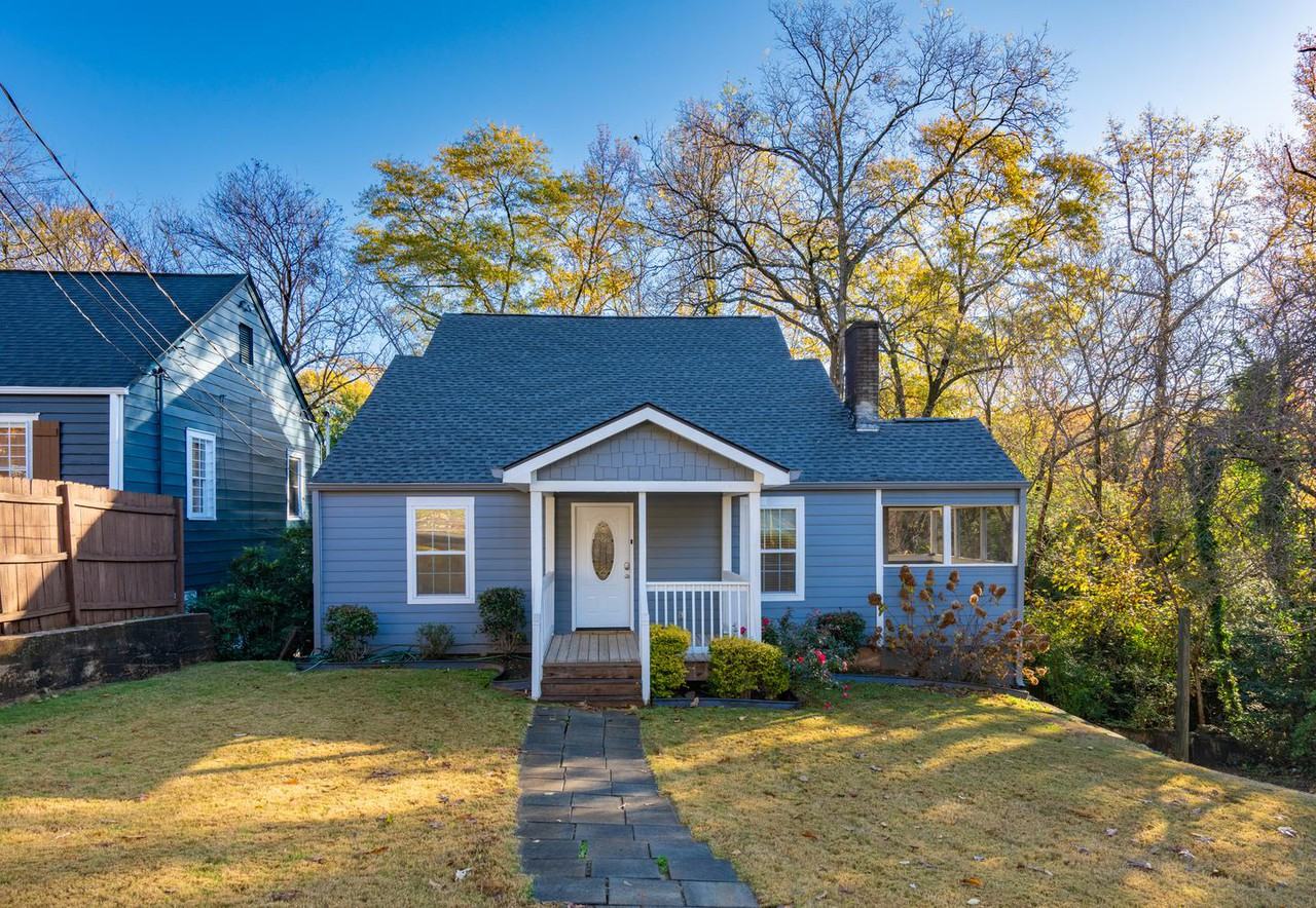 Stylishly updated East Atlanta home by EAV attractions Apartments in