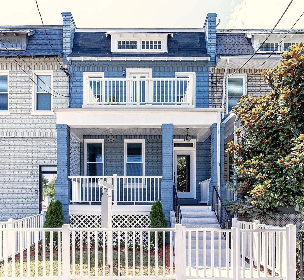 Sleekly renovated Brookland rowhouse 6 blocks from Red Line Apartments