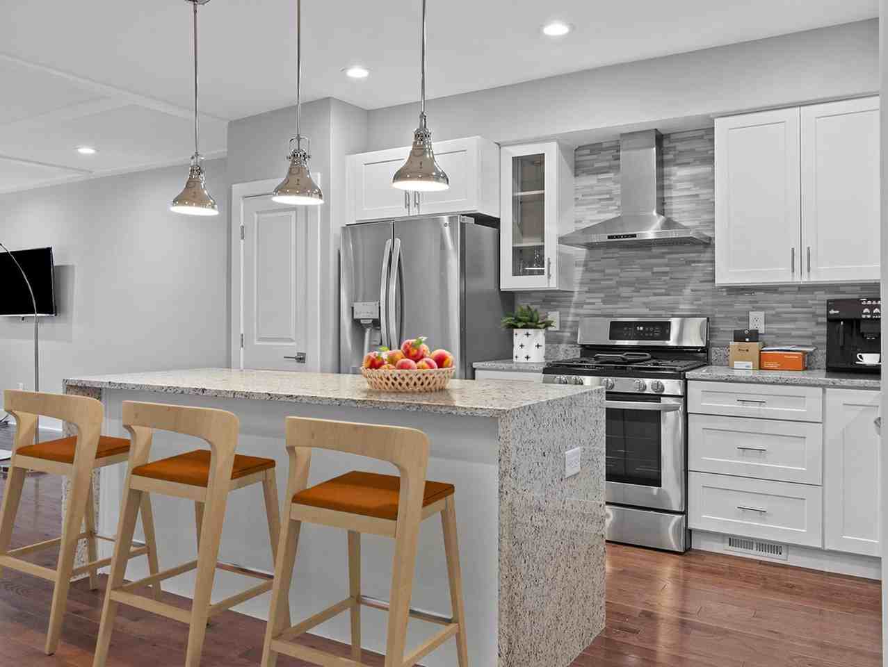 Sleekly renovated Brookland rowhouse 6 blocks from Red Line Apartments