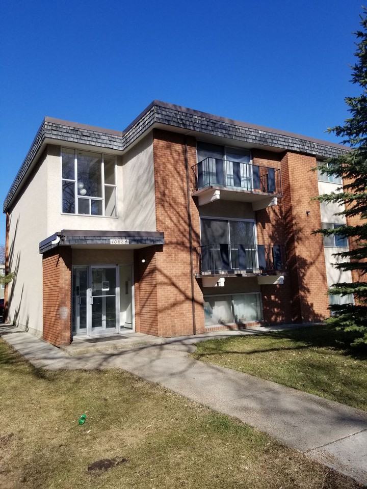 Two Bedroom One Bathroom Apartment Located In Queen Mary Park. Located