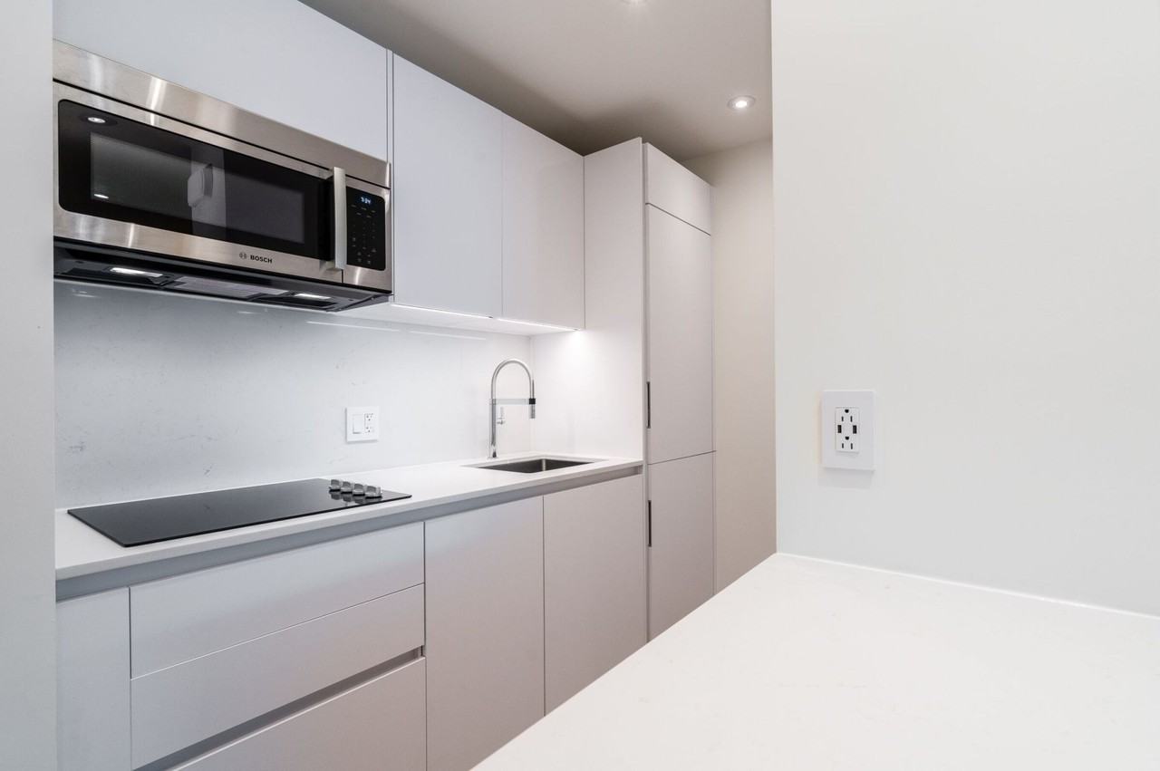 Mountain Place Apartments 3468 Rue Drummond, Montréal, QC H3G 1Y4