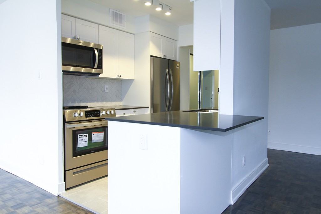 100 Gloucester Street Apartments 100 Gloucester St, Toronto, ON M4Y