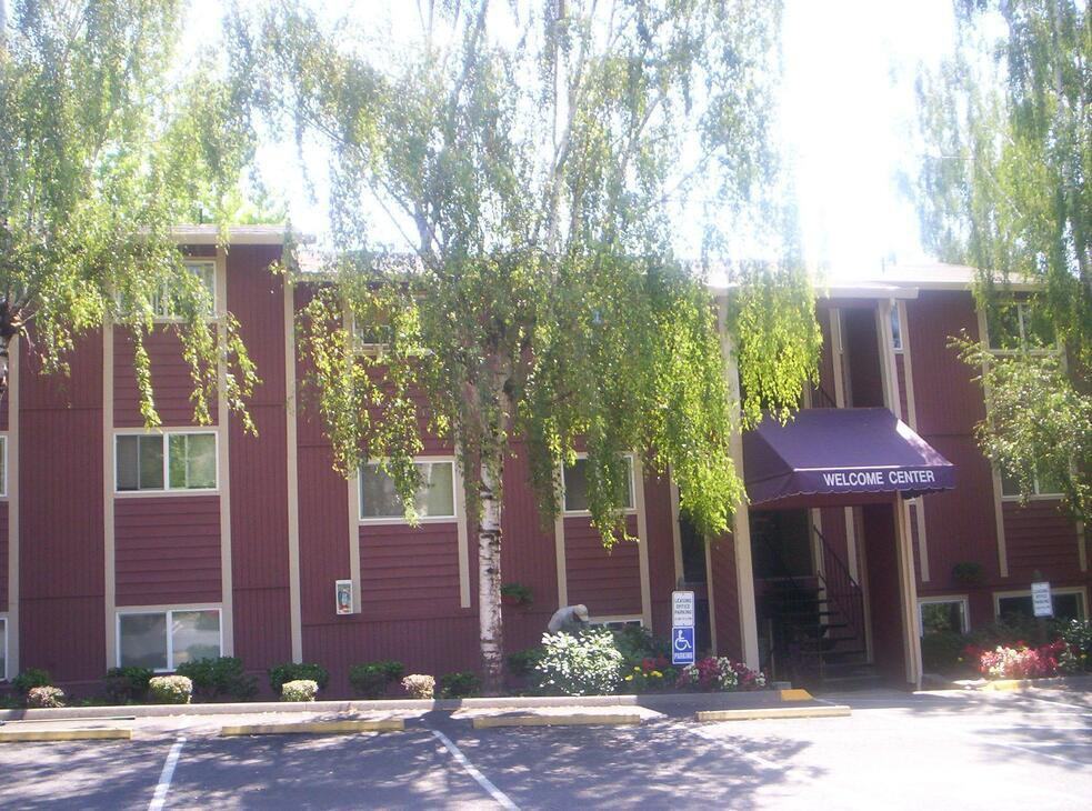 Crestview Heights Apartments 12435 Se Linwood Ave, Milwaukie, OR