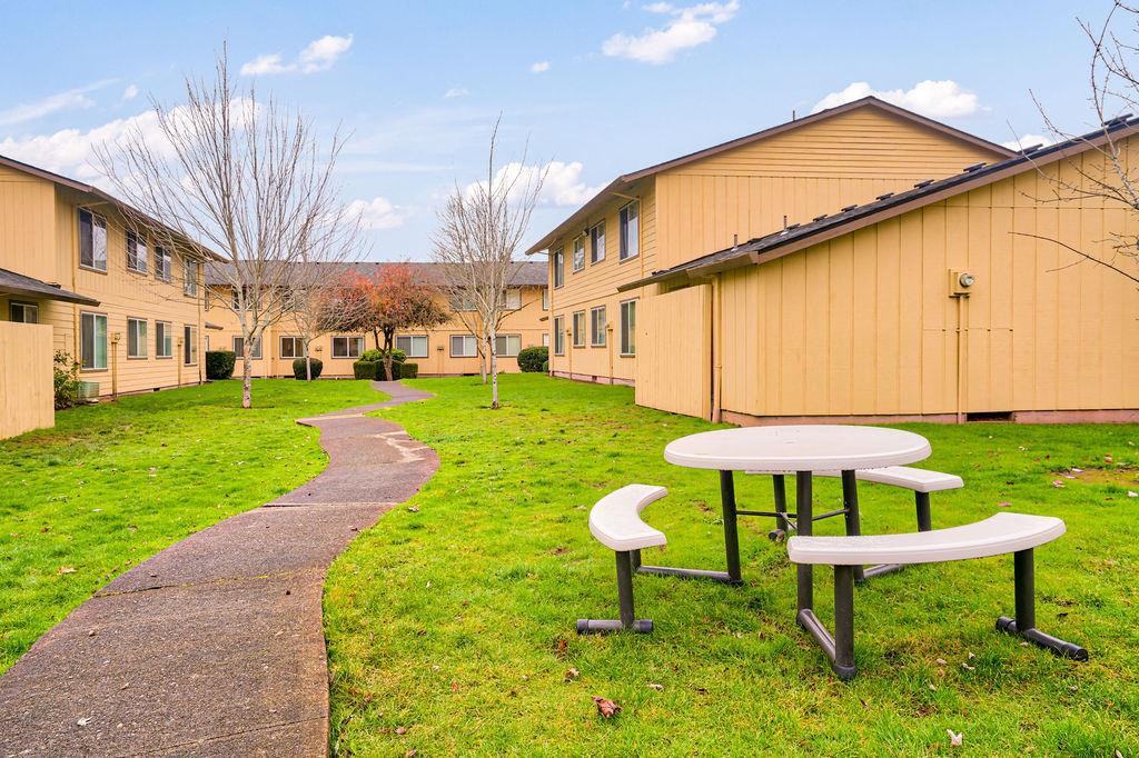 Maple Terrace Apartments 1535 Se Maple St, Hillsboro, OR 97123 Zumper