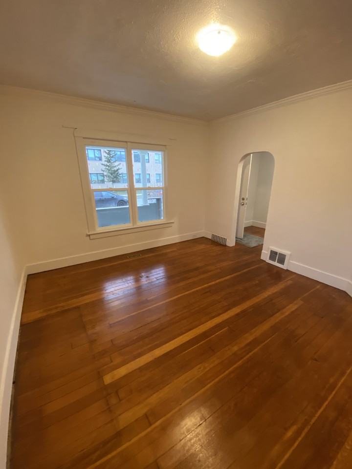 1573 Elgin Ave W Apartments in Weston, Winnipeg, MB R3E 1C1 Zumper