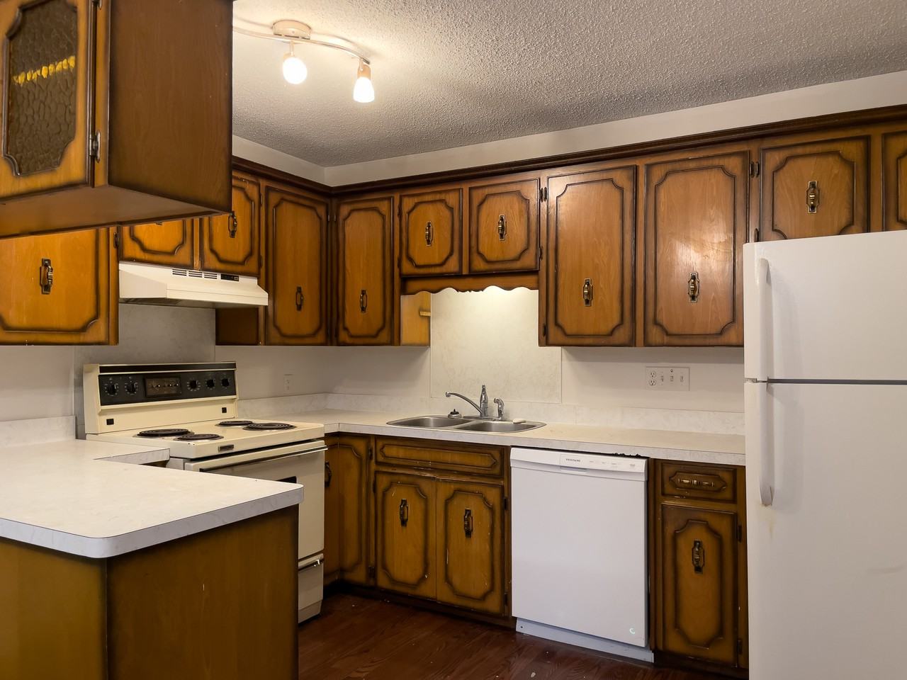 1424 Ethel St Apartments in Downtown Richter, Kelowna, BC V1Y 2X6 Zumper