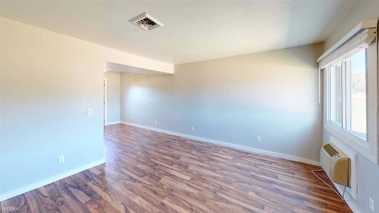 1015 7th Ave Apartments in Camanche, IA 52730 Zumper