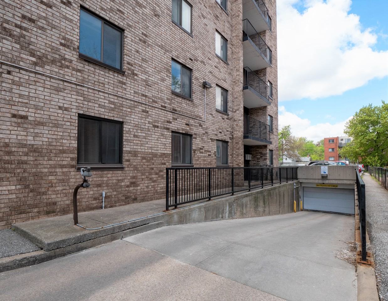 Sandilands Tower Apartments 3160 Peter St, Windsor, ON N9C 1H3 Zumper