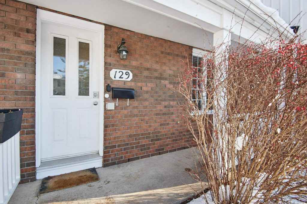 129 Monterey Drive, Ottawa, ON K2H 7A9 2 Bedroom House for 1,950/month