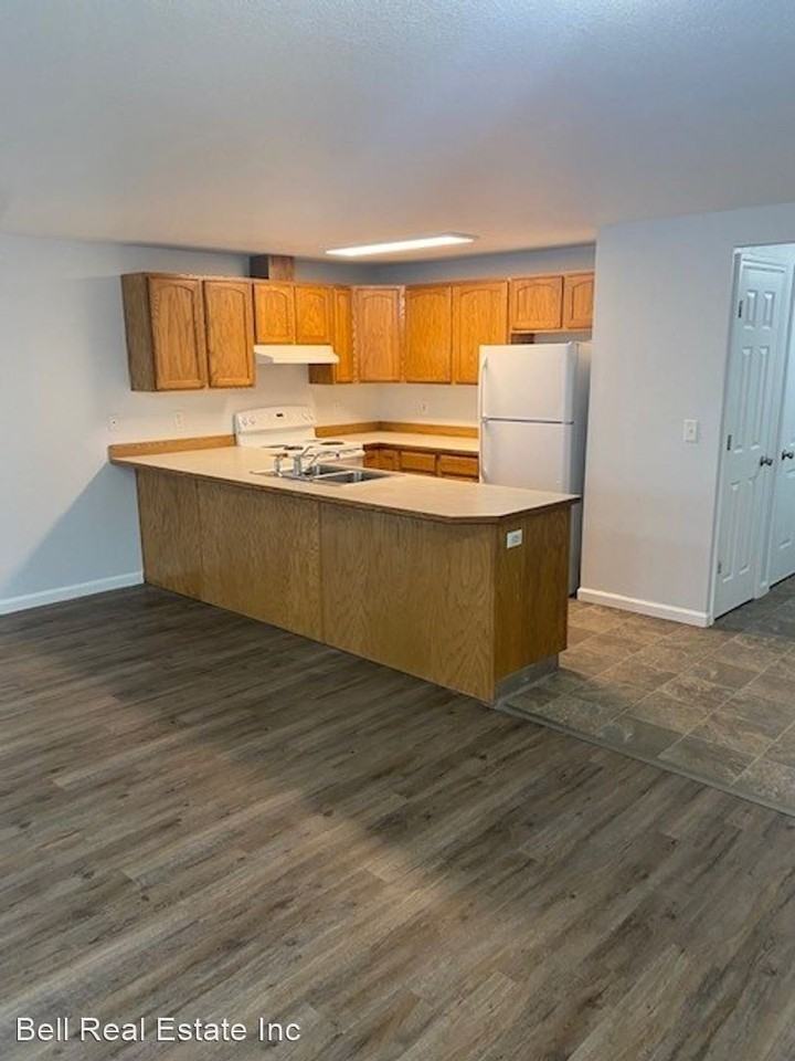 2629/2631 Justine Lane Apartments in Santa Clara, Eugene, OR 97404 Zumper